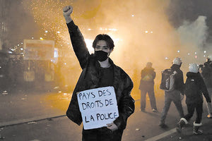 Ξεσηκωμός στη Γαλλία για την υπέρμετρη αστυνομική βία