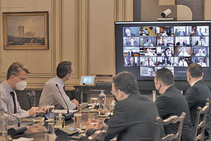 Μητσοτάκης: «Τα μέτρα δεν θα φύγουν»