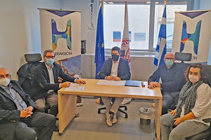 Info kiosks από Δήμο και ΙΤΕ