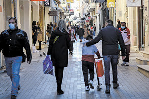 Κλειστά 1 και 2 Ιανουαρίου καταστήματα και σούπερ μάρκετ