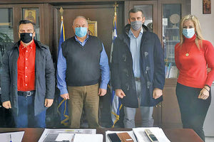 Δώρισαν υπολογιστές οι αξιωματικοί της ΕΛ.ΑΣ.