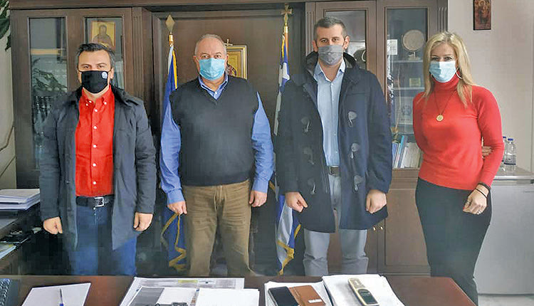 Δώρισαν υπολογιστές οι αξιωματικοί της ΕΛ.ΑΣ.