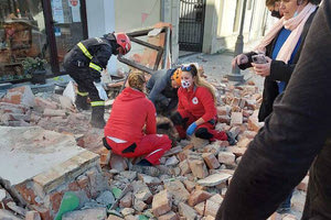 Θύματα και πολλές ζημιές από τον μεγάλο σεισμό στην Κροατία