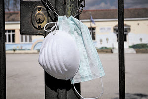 ΓΡΙΦΟΣ ΤΟ ΑΝΟΙΓΜΑ: Με εμβόλια και τεστ στα σχολεία;