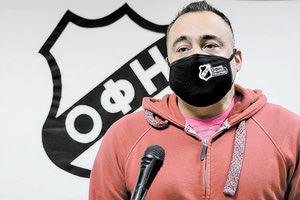 ο προπονητής βόλεϊ του ΟΦΗ Ακης Φλαούνας