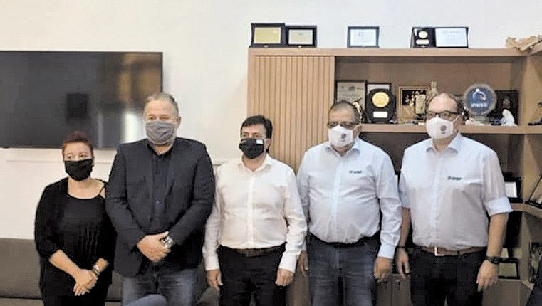 Οι υπεύθυνοι της Ομοσπονδίας Κωφών με τον κ. Συριγωνάκη