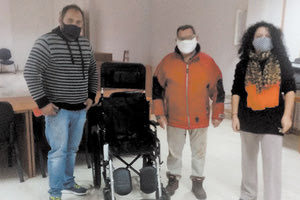 ο κ. Αθανάσιος Γαστεράτος από τις Στάβιες, ο οποίος δώρισε ένα αναπηρικό αμαξίδιο στο «Βοήθεια στο Σπίτι» της Δ.Ε. Κόφινα