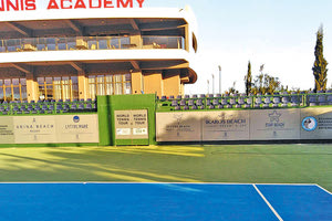 τένις στο Lyttos Beach