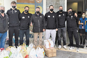 Τρόφιμα και είδη πρώτης ανάγκης παρέδωσε η ομάδα μπάσκετ του ΟΦΗ στο κέντρο στήριξης παιδιού και οικογένειας στο Ηράκλειο