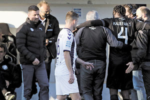 Ο Σακόρ χτύπησε και βγήκε από το ματς