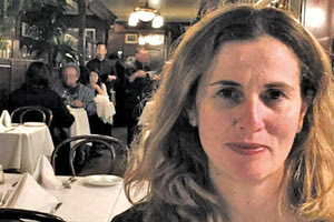 Η γιατρός κ. Μαρία Πετράκη