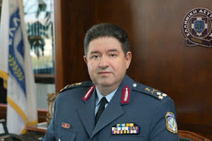 O αρχηγός της ΕΛ.ΑΣ. Μιχ. Καραμαλάκης.