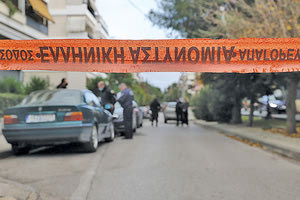 από καλάσνικοφ δολοφονήθηκε ο 56χρονο Δημήτρης Κ. λίγα μέτρα μακριά από το σπίτι του στην οδό Υμηττού