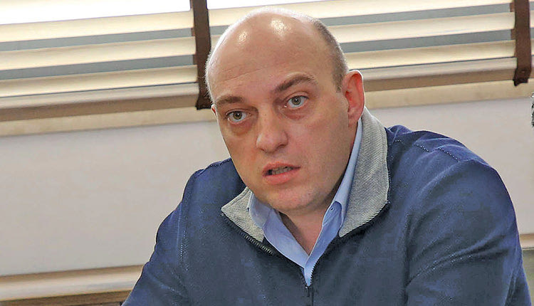 Ο αντιπρόεδρος του ΕΣΔΑΚ και αντιδήμαρχος Καθαριότητας Κώστας Βαρδαβάς