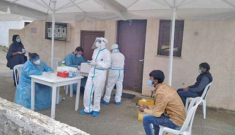 δειγματοληψίες και τεστ εργατών γης από το Πακιστάν και το Αφγανιστάν στον Μακρύ Γιαλό
