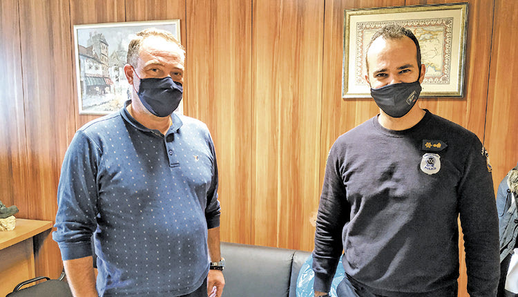 δωρεά στην τοπική ΕΛ.ΑΣ. με μάσκες από την εταιρεία “C.M.D. ΕΛΛΑΣ”
