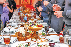 στο γιορτινό τραπέζι των Χριστουγέννων