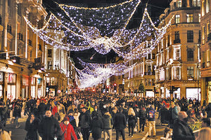 Ουρές καταναλωτών στο Λονδίνο πριν μπει σε καραντίνα