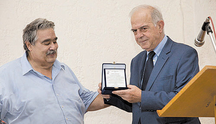 Ο κ. Μαυροειδής με τον δήμαρχο Ηρακλείου Β. Λαμπρινό