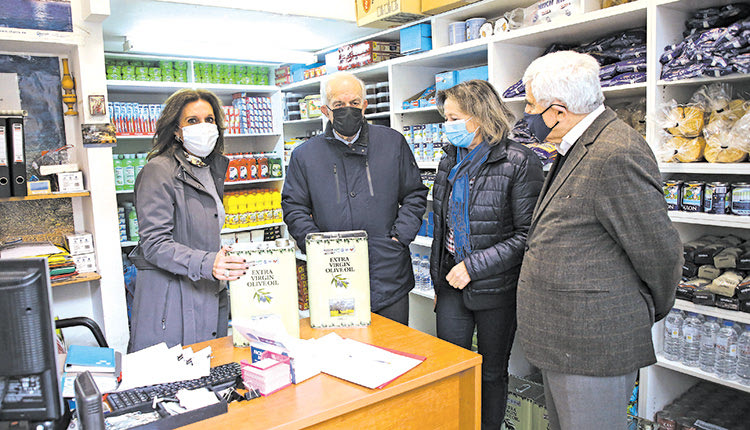 μοιράζεται στις ευπαθείς κοινωνικές ομάδες το ελαιόλαδο του Δήμου Ηρακλείου