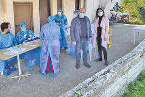 Σε επαναληπτικά τεστ Covid-19 υποβλήθηκαν εργάτες γης στον Μακρύ Γιαλό