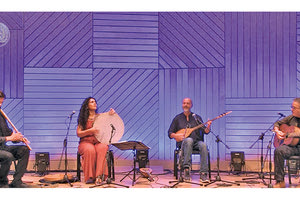 μουσικής παράστασης του Κωστή Αβυσσινού