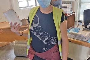 Οδοκαθαρίστρια βρήκε πορτοφόλι  και το παρέδωσε