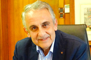 ο αντιπεριφερειάρχης Επιχειρηματικότητας-Εμπορίου-Καινοτομίας-Κοινωνικής Οικονομίας Αντώνης Παπαδεράκης.