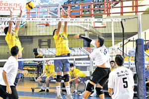 Φάση από το ματς εφήβων Ν. ΟΠΕΡ - ΟΦΗ