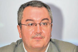 Ο καθηγητής Ηλίας Μόσιαλος