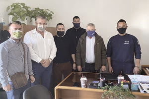 Ευχές με το διοικητή του Αστυνομικού Τμήματος Φαιστού και το προσωπικό, καθώς και με τις μοναχές της Ιεράς Μονής Καλυβιανής στον νομό Ηρακλείου αντάλλαξαν ο Δήμαρχος Φαιστού Γρηγόρης Νικολιδάκης