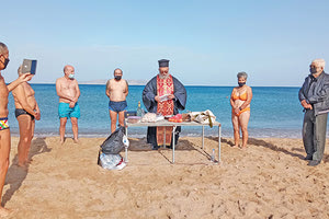 η κοπή της πρωτοχρονιάτικης πίτας των χειμερινών κολυμβητών Ηρακλείου