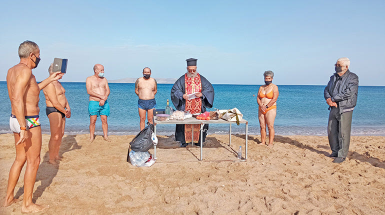 η κοπή της πρωτοχρονιάτικης πίτας των χειμερινών κολυμβητών Ηρακλείου