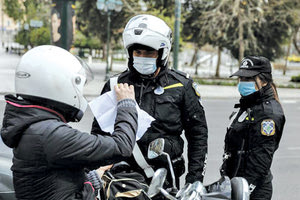 Τροχαία ελέγχοι σε οδηγούς δίκυκλων αν φορούν προστατευτικό κράνος