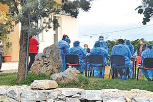 Σε αυστηρή καραντίνα οι 1.200 κάτοικοι του Παλαίκαστρου Σητείας μετά την καταγραφή μεγάλου αριθμού κρουσμάτων Covid-19