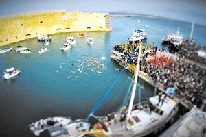 ο Αγιασμός των Υδάτων στο λιμάνι του Ηρακλείου