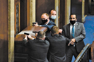 Τέσσερις συνολικά οι νεκροί από την εισβολή στο Καπιτώλιο