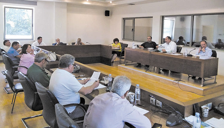 Η διοίκηση της Περιφερειακής Ένωσης Δήμων Κρήτης (ΠΕΔ)