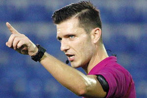 ο διαιτητής Σιδηρόπουλος