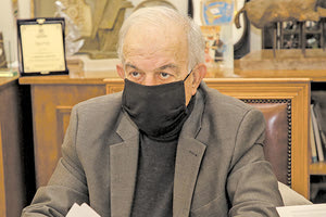 ο δήμαρχος Ηρακλείου Βασίλης Λαμπρινός