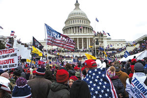 Η εισβολή των οργισμένων οπαδών του Τραμπ στο Καπιτώλιο