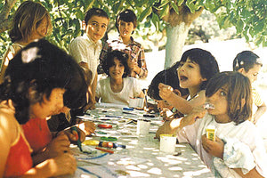 Υπαίθριο μάθημα Καλλιτεχνικών στην Καρωτή Ρεθύμνης το έτος 1986 από τον γράφοντα