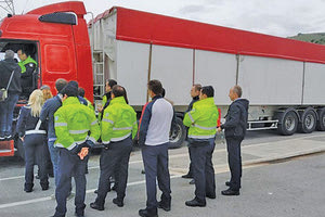 «Σαφάρι» ελέγχων για να ελεγχθεί και να μειωθεί η “μαύρη εργασία” στους επαγγελματίες οδηγούς