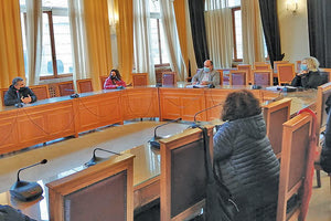 εκπαιδευτικοί στη συνάντηση στο Δήμο Ηρακλείου