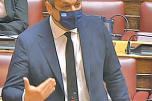 ο Χάρης Μαμουλάκης