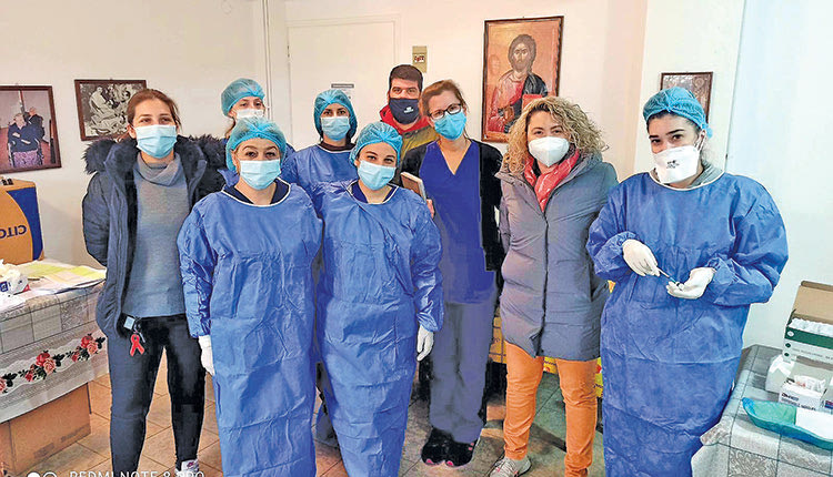 Από το Κέντρο Φροντίδας Ηλικιωμένων της Αρχιεπισκοπής Κρήτης εμβολιασμοί