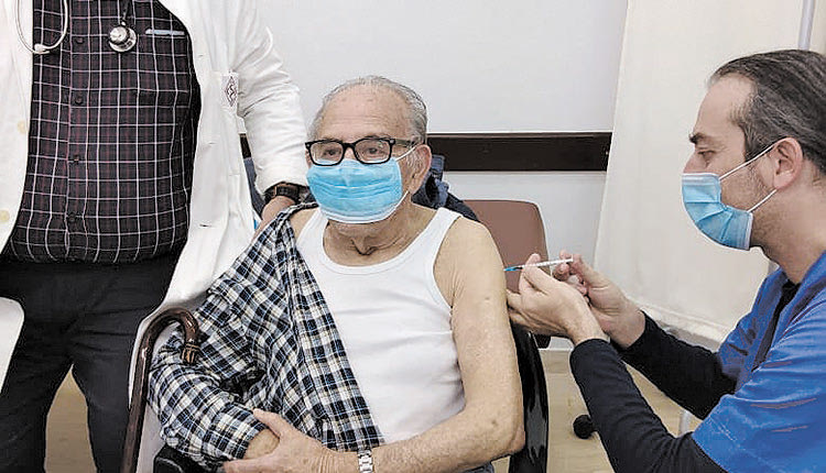 πρόγραμμα εμβολιασμών κατά του κοροναϊού σε πολίτες άνω των 85 ετών