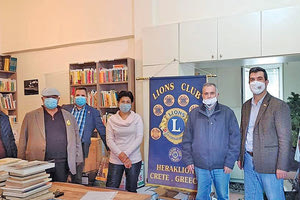 Δώρισαν 200 βιβλία στον Πολιτιστικό Σύλλογο Αγίου Ιωάννη