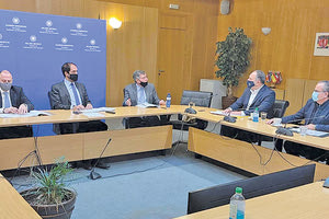 Τα μέλη της Περιφερειακής Ένωσης Δήμων πάντως, ενημερωθήκαν από τον Γιάννη Κεφαλογιάννη και τον Γενικό Γραμματέα Γιάννη Καραγιάννη