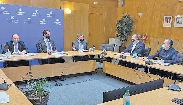 Τα μέλη της Περιφερειακής Ένωσης Δήμων πάντως, ενημερωθήκαν από τον Γιάννη Κεφαλογιάννη και τον Γενικό Γραμματέα Γιάννη Καραγιάννη